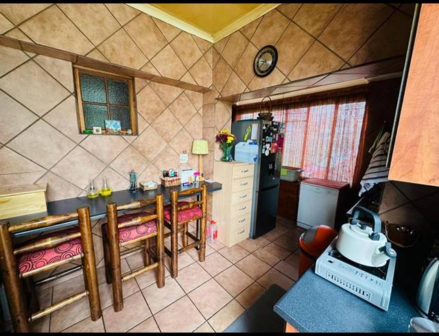 2 BEDROOM HOUSE FOR SALE IN PRIMROSE